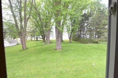 Waterfront living on Trestle Works Bay with a true fish-spawning - photo 20