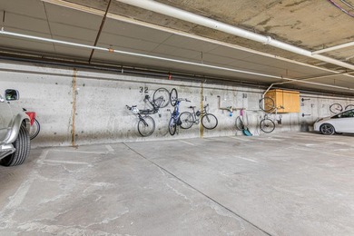 Experience elevated North Loop living in this stunning top-floor - photo 21
