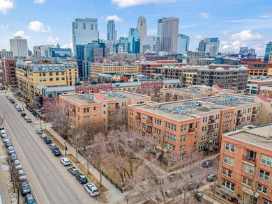 Experience elevated North Loop living in this stunning top-floor - photo 25