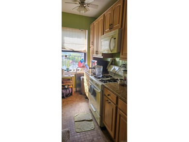 This charming Crestwood Co-op corner unit includes one bedroom - photo 5