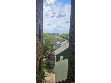 This charming Crestwood Co-op corner unit includes one bedroom - photo 7
