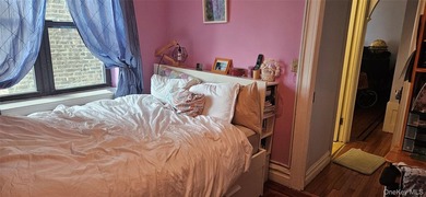 This charming Crestwood Co-op corner unit includes one bedroom - photo 10