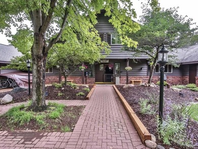 Lake Minocqua Condo For Sale in Minocqua Wisconsin