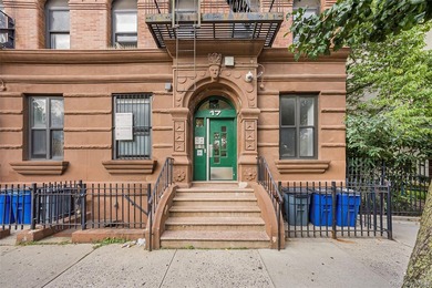 Welcome to this beautiful studio unit in the heart of Harlem. It - photo 1