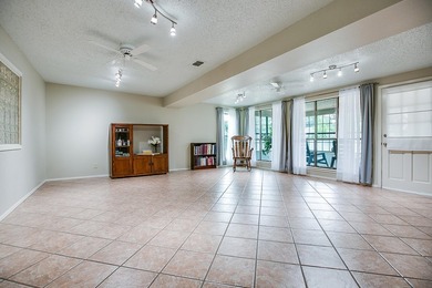 WOW!!! Spacious 4BR/2BA home located on a beautiful tree lined - photo 17