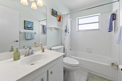 Beautiful second floor end unit located in the guard gated High - photo 18