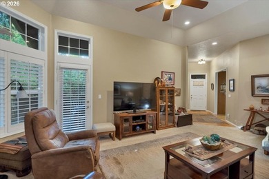 Custom built single level home with vaulted ceilings, gas - photo 19