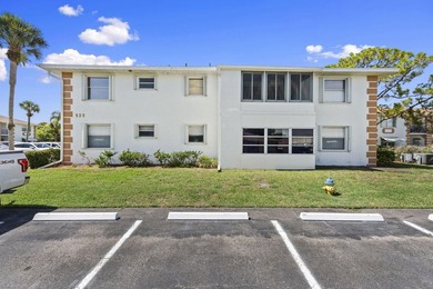 Beautiful second floor end unit located in the guard gated High - photo 22
