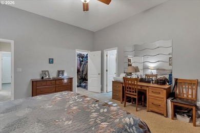 Custom built single level home with vaulted ceilings, gas - photo 28