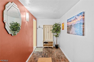 Very Large Condo w/Great Floor Plan - Largest Unit In Complex * - photo 4