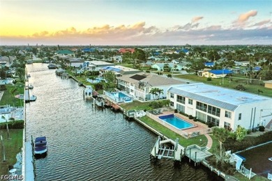 Sun-drenched, waterfront-inspired living meets the vibrant - photo 2