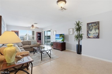 Sun-drenched, waterfront-inspired living meets the vibrant - photo 10