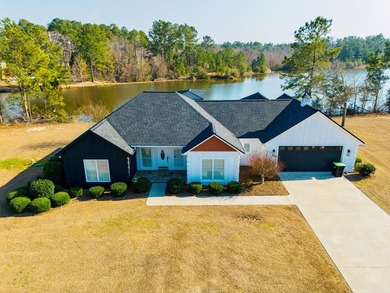 Welcome to your private lakefront retreat in Baymeadows Estates! - photo 2