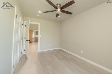 Unique modern lakefront home featuring 3 bedrooms, 2 full baths - photo 11