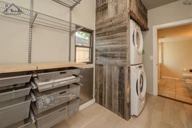 Unique modern lakefront home featuring 3 bedrooms, 2 full baths - photo 15