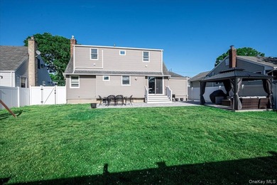 Welcome Home to this ABSOLUTELY SPECTACULAR home nestled in the - photo 26