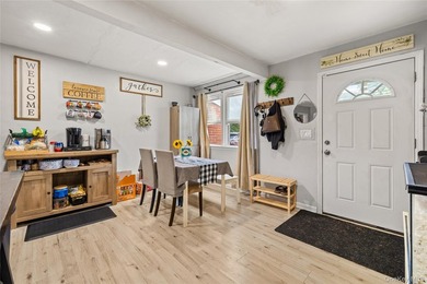 Welcome to this ranch-style home conveniently located in Bay - photo 2