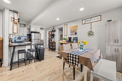 Welcome to this ranch-style home conveniently located in Bay - photo 3