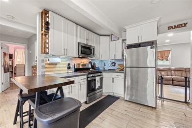 Welcome to this ranch-style home conveniently located in Bay - photo 4