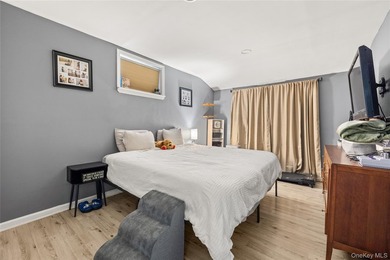 Welcome to this ranch-style home conveniently located in Bay - photo 8