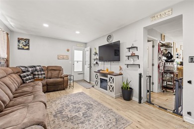 Welcome to this ranch-style home conveniently located in Bay - photo 9