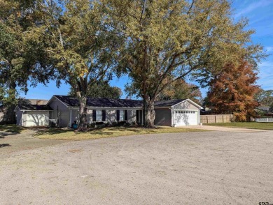 Lake Palestine Home For Sale in Bullard Texas