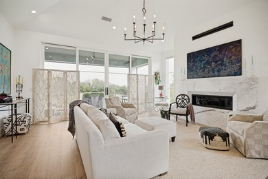 Barely lived in and impeccably maintained, this exceptional - photo 5
