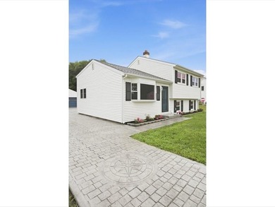 Beautifully Renovated 3BR/2BA Tri-Level Home with Exceptional - photo 4