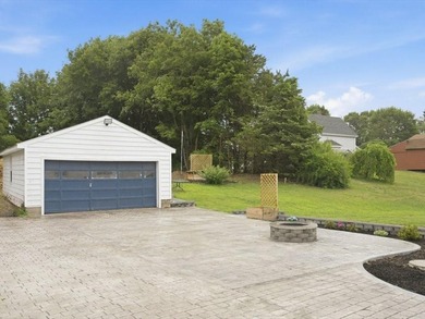 Beautifully Renovated 3BR/2BA Tri-Level Home with Exceptional - photo 5