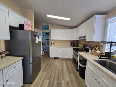 PRICED TO SELL! This is well-maintained 3-bedroom, 2-bath home - photo 8