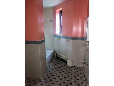 Spacious 2-bedroom, 1-bath co-op located on the 3rd floor of a - photo 11