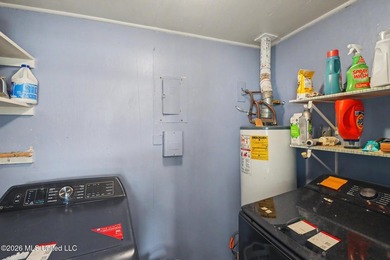 Income-producing property near the hospital! This charming - photo 13