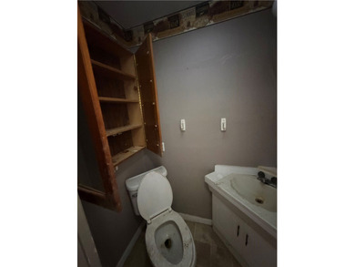 INVESTORS SPECIAL!! Welcome to 522 3rd Avenue, this 3 bedroom 2 - photo 13
