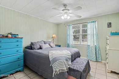 Income-producing property near the hospital! This charming - photo 14