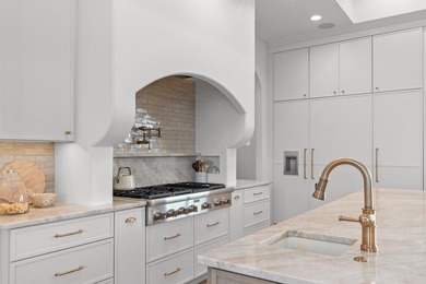 Extraordinary luxury estate offering nearly 21 acres with a - photo 15