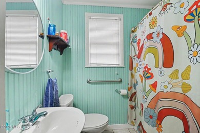 Income-producing property near the hospital! This charming - photo 16