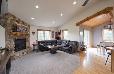 Rare opportunity to own a one-of-a-kind property with frontage - photo 18