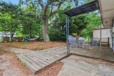 Income-producing property near the hospital! This charming - photo 21