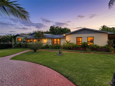 Rare opportunity to own this expansive 6-bedroom, 4-bathroom - photo 3