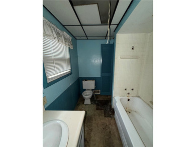 INVESTORS SPECIAL!! Welcome to 522 3rd Avenue, this 3 bedroom 2 - photo 26