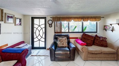 Rare opportunity to own this expansive 6-bedroom, 4-bathroom - photo 8