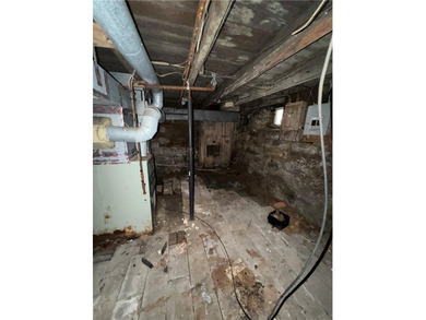 INVESTORS SPECIAL!! Welcome to 522 3rd Avenue, this 3 bedroom 2 - photo 29