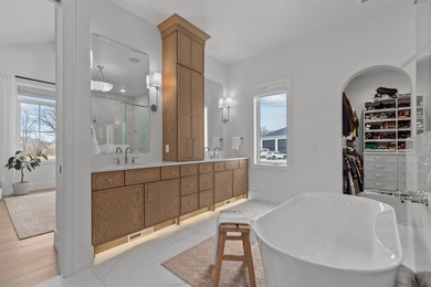 Extraordinary luxury estate offering nearly 21 acres with a - photo 39