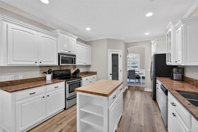 Welcome to this beautifully updated and meticulously maintained - photo 11