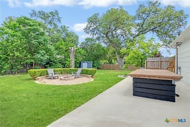 This mid-century cottage has been tastefully updated to include - photo 6