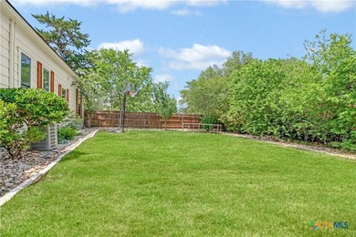 This mid-century cottage has been tastefully updated to include - photo 7