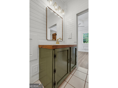* 3BR / 2BA 1,635-SF Log Cabin built in 1992 and totally - photo 30