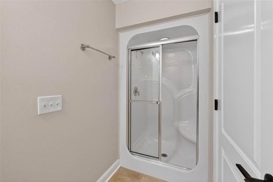 Welcome to this beautifully updated and meticulously maintained - photo 30