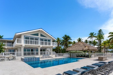 Experience refined oceanfront living on sought-after Duck Key - photo 2