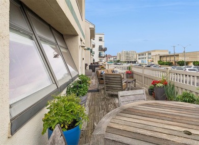 Welcome to this beautifully renovated, move in ready 2-bedroom - photo 3